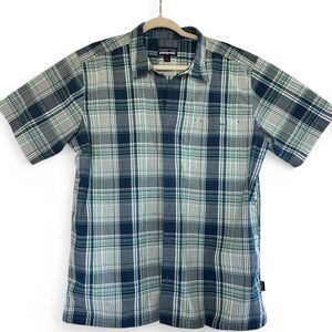 Patagonia Blue Plaid Short Sleeve Button-Up Worn Wear Shirt Men’s Large